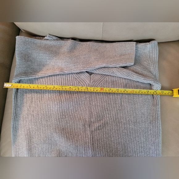 525 America v-neck sweater. Size medium. - Picture 5 of 5